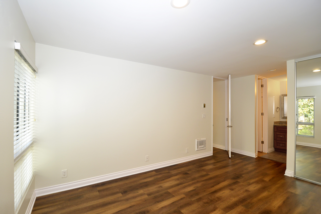 5950 Canterbury Dr., #C212, Culver City, CA 90230