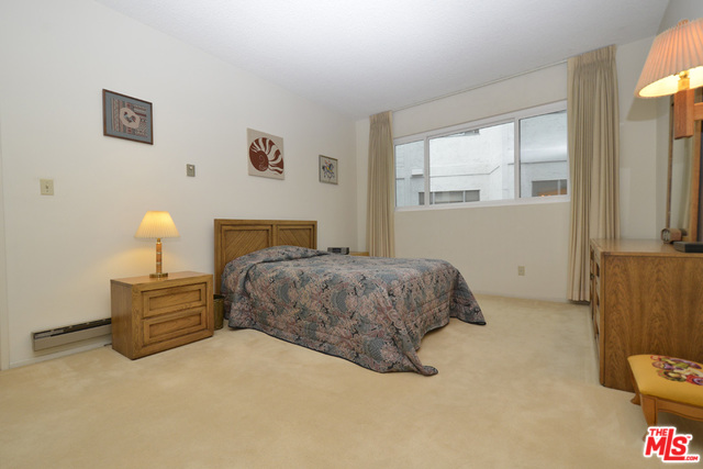 6150 Buckingham Pkwy., #202