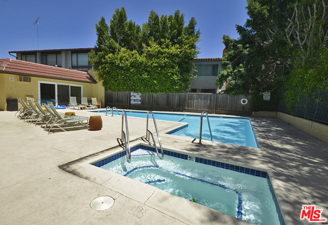 5950 Buckingham #104