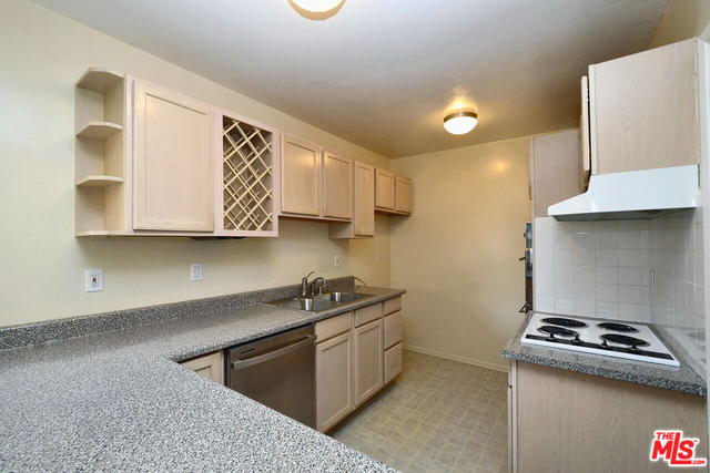 5651 Sumner Way, #312