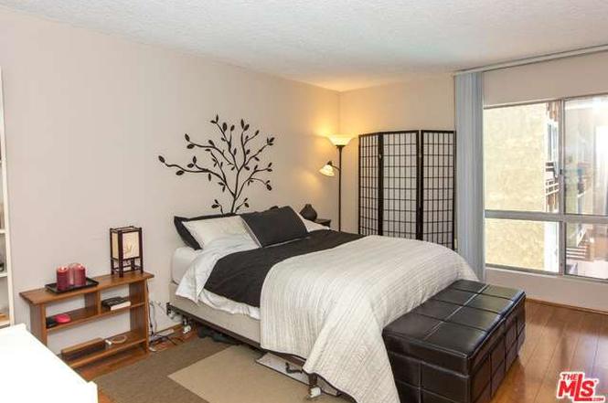 6275 Canterbury Dr., #204