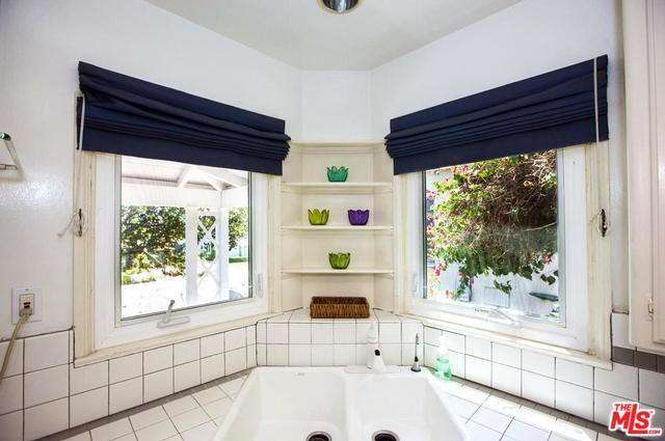 8027 Truxton Ave.