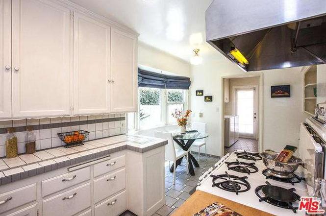 8027 Truxton Ave.