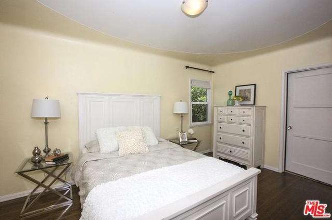 8027 Truxton Ave.