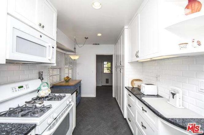 8121 Truxton Ave.