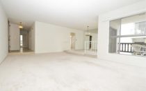 6124 Buckingham Pkwy. #305