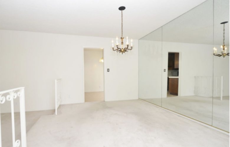 6124 Buckingham Pkwy. #305
