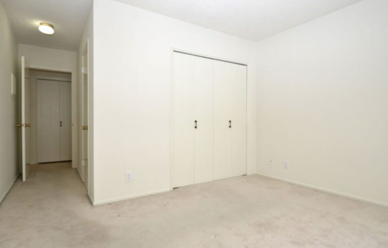 6124 Buckingham Pkwy. #305