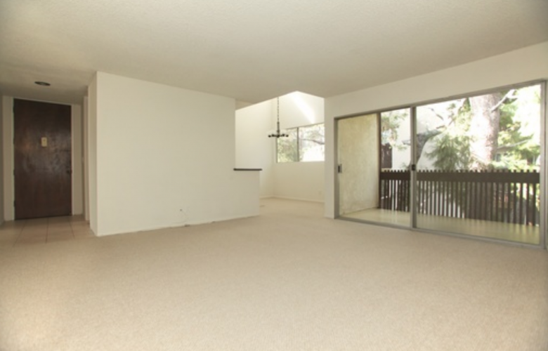 5950 Canterbury Dr. #J220