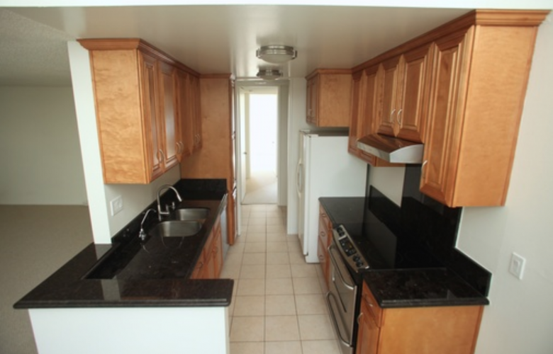 5950 Canterbury Dr. #J220