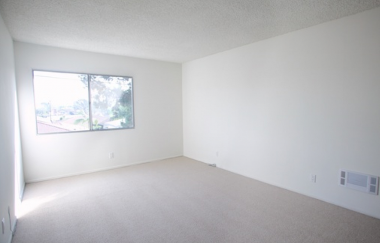 5950 Canterbury Dr. #J220