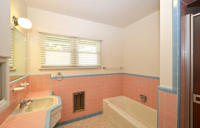Lovely home in a perfect neighborhood location