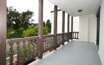 6124 Buckingham Pkwy., #202, Culver City, CA 90230