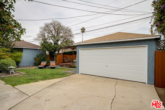 4070 Minerva Ave.