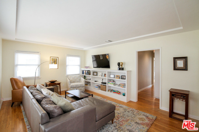 4070 Minerva Ave.