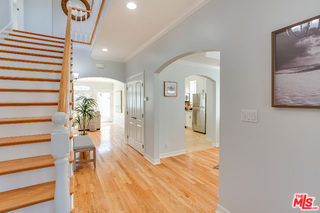 7918 Kenyon Ave. Los Angeles, CA 90045