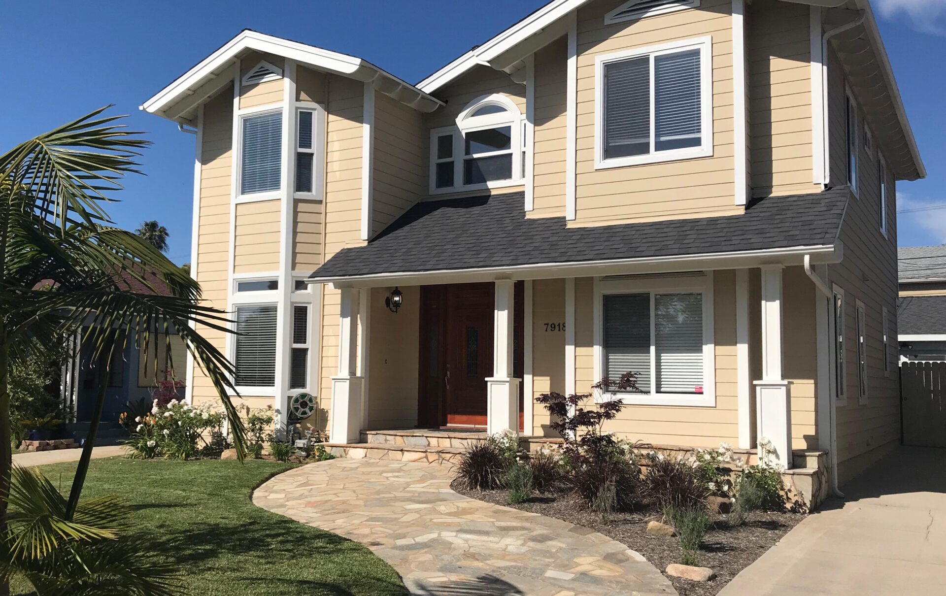 7918 Kenyon Ave. Los Angeles, CA 90045