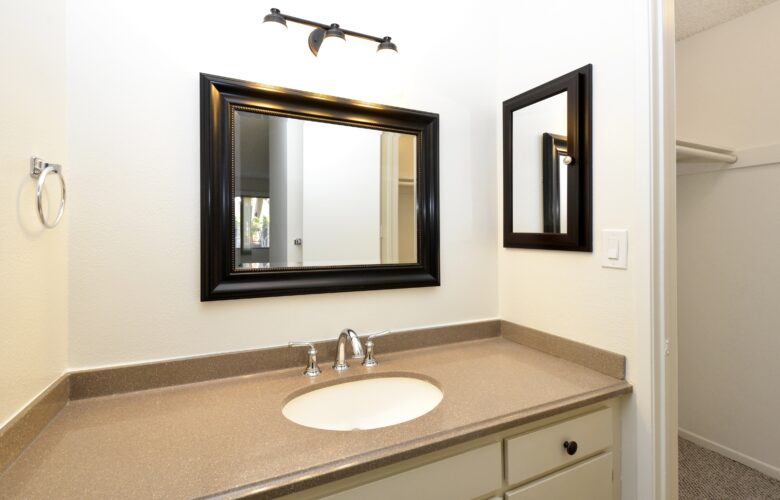 5950 Canterbury Dr., #C208 Culver City, CA 90230