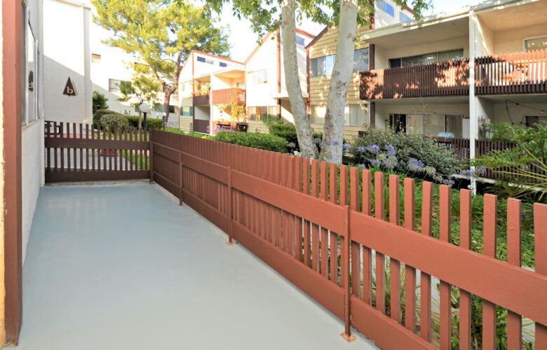 5950 Canterbury Dr., #C208 Culver City, CA 90230