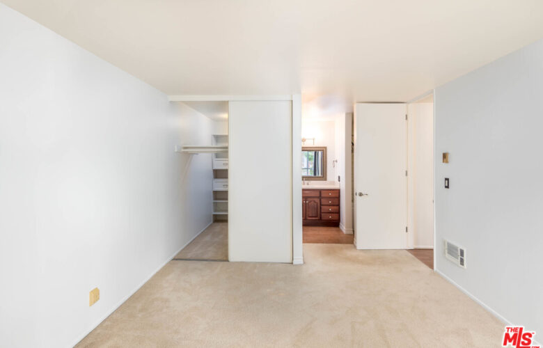 5950 Canterbury Dr., #C208 Culver City, CA 90230