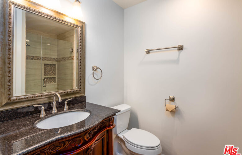 5950 Canterbury Dr., #C208 Culver City, CA 90230