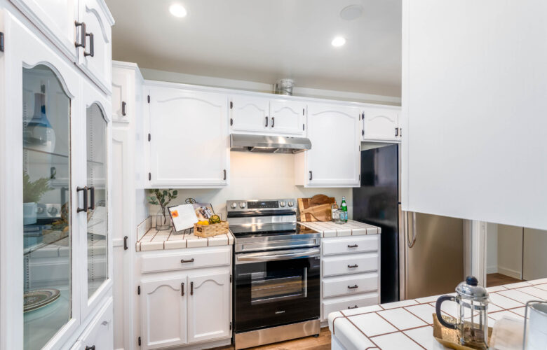Inviting Corner End Unit with Wonderful Courtyard Views