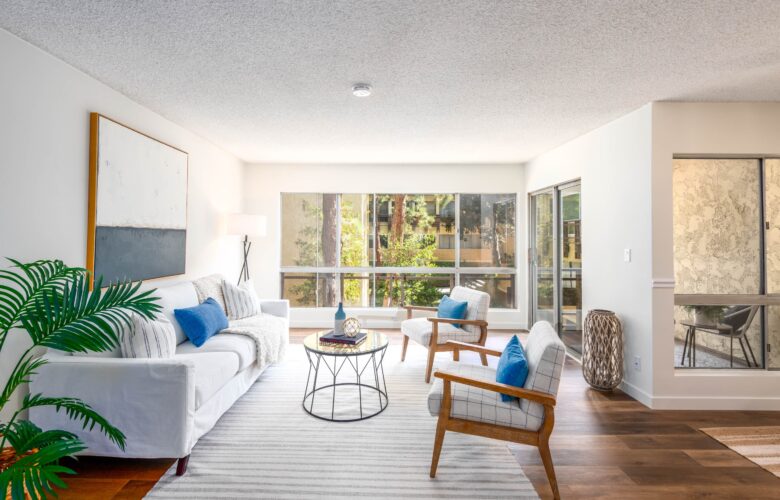 Inviting Corner End Unit with Wonderful Courtyard Views