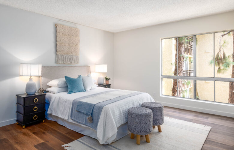 Inviting Corner End Unit with Wonderful Courtyard Views