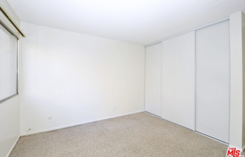 5900 Canterbury Dr., #B117, Culver City, CA 90230