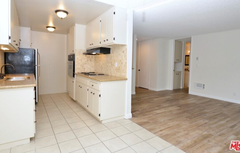 5900 Canterbury Dr., #B117, Culver City, CA 90230