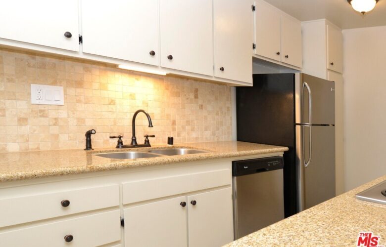 5900 Canterbury Dr., #B117, Culver City, CA 90230