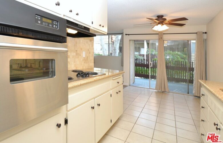 5900 Canterbury Dr., #B117, Culver City, CA 90230