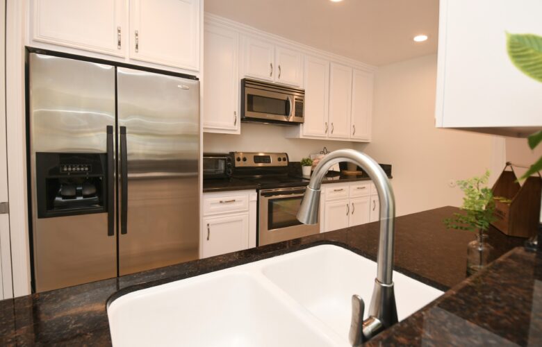 6275 Canterbury Dr., #303, Culver City, CA 90230
