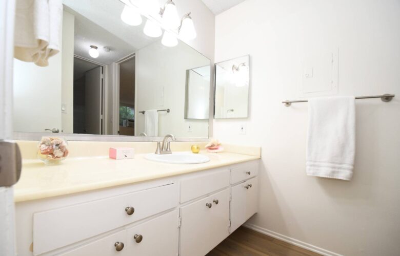 Delightful Property with Elegant New Flooring