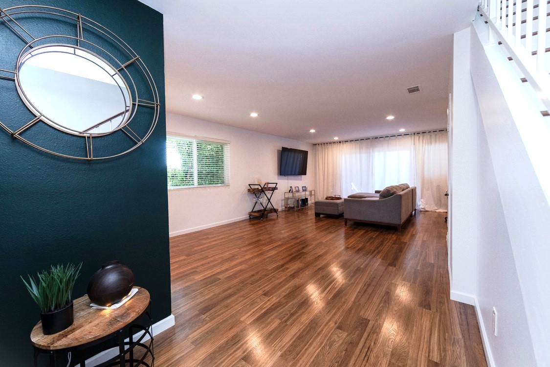 730 Cory Dr., #27 Culver City, CA 90230