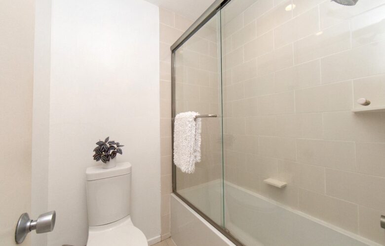 5950 Canterbury Dr., #C216, Culver City, CA 90230