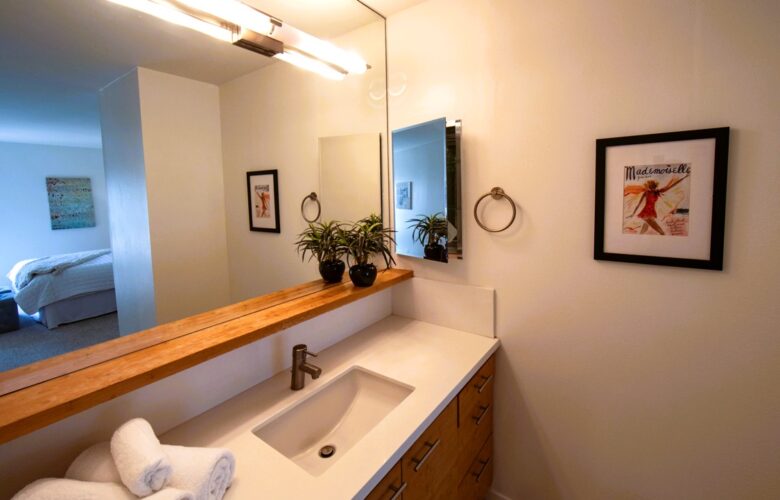 5950 Canterbury Dr., #C216, Culver City, CA 90230