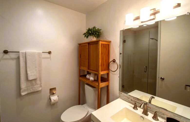5950 Canterbury Dr., #C216, Culver City, CA 90230