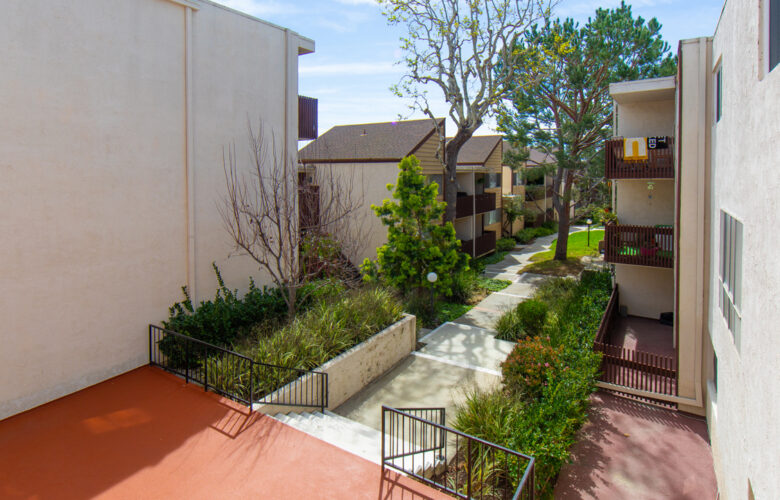 5950 Canterbury Dr., #C216, Culver City, CA 90230