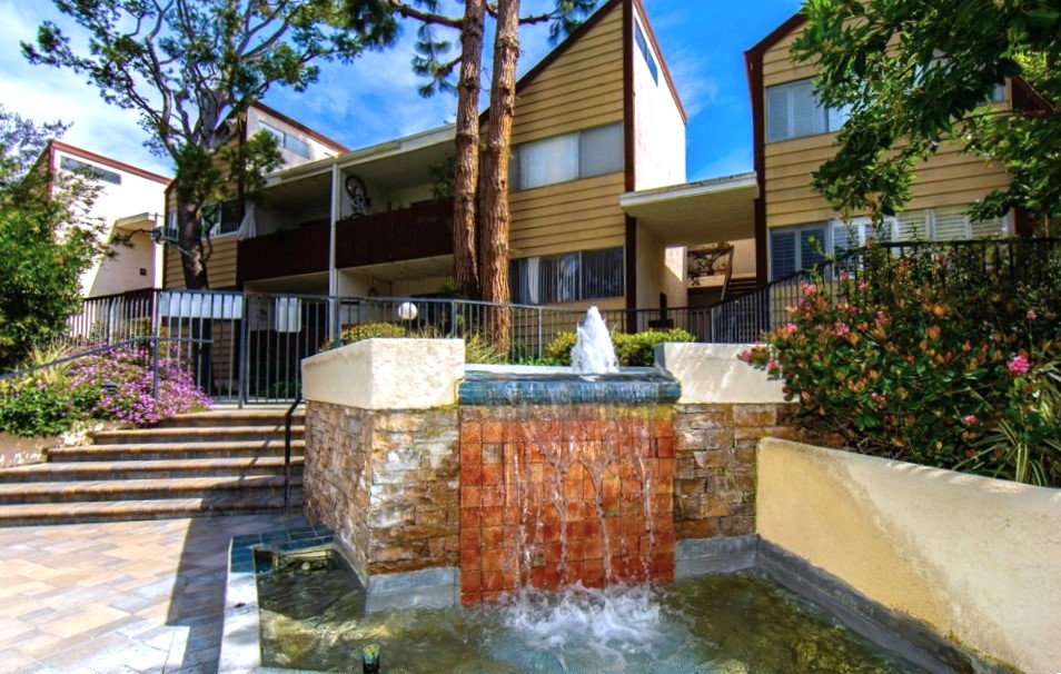 5950 Canterbury Dr., #C216, Culver City, CA 90230