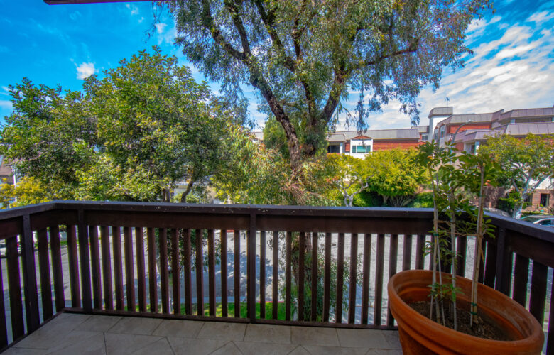 5650 Sumner Way, #207, Culver City, CA 90230
