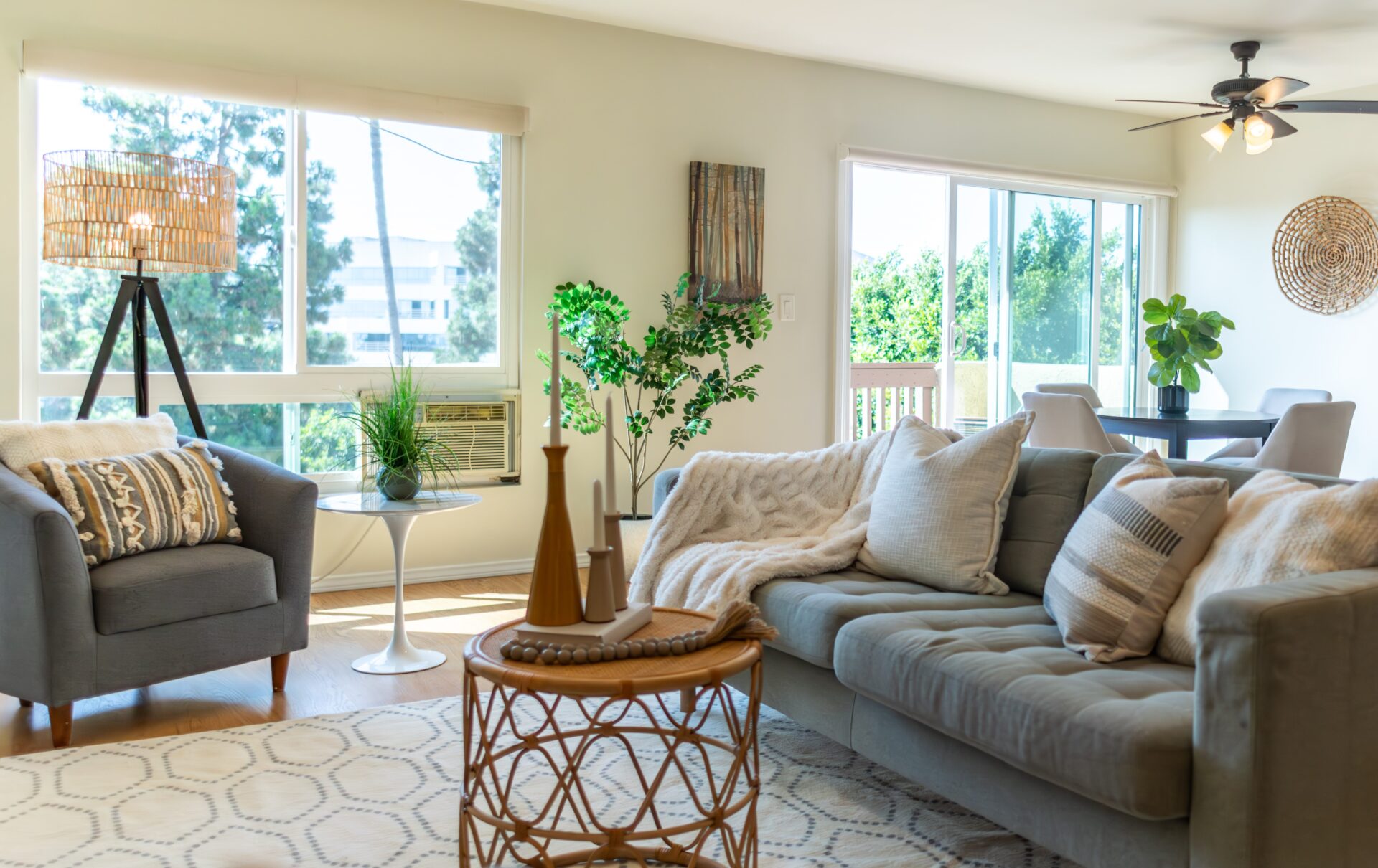 5950 Buckingham Pkwy., #601, Culver City, CA 90230