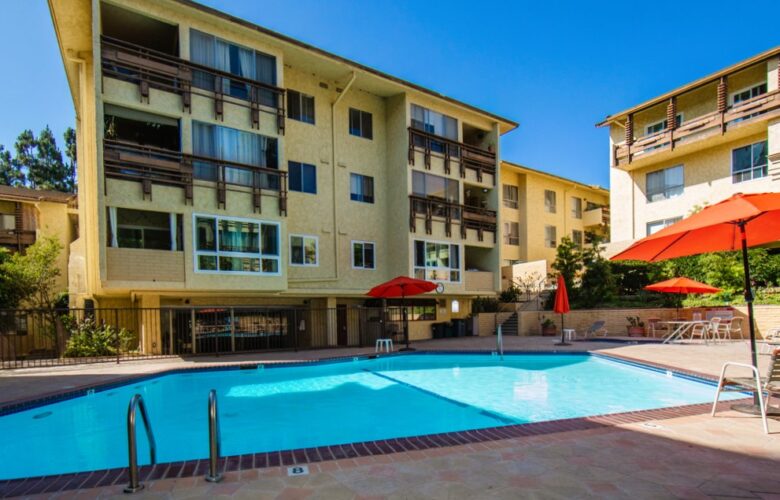 5600 Kensington Way., #206, Culver City, CA 90230
