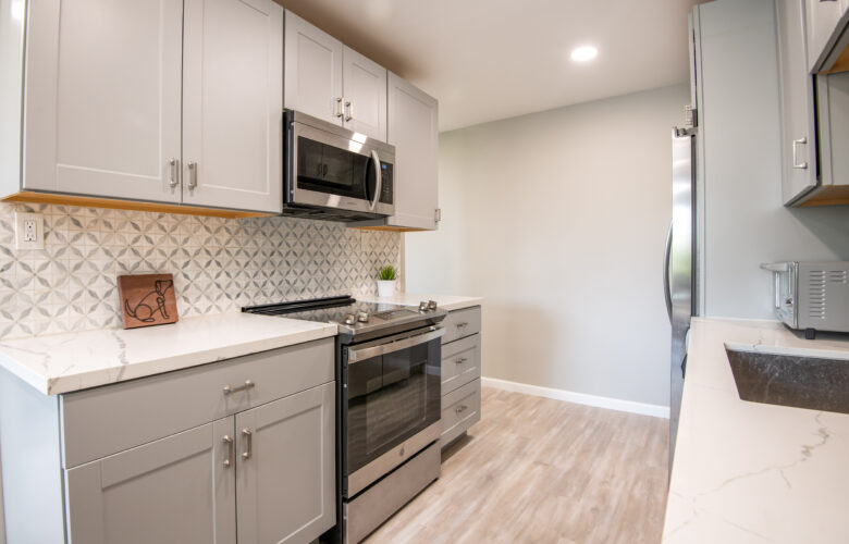 5950 Canterbury Dr., #C305, Culver City, CA 90230