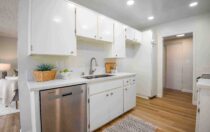 5600 Kensington Way., #206, Culver City, CA 90230