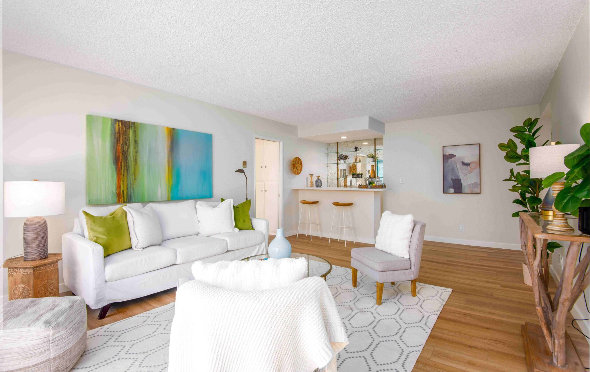 5600 Kensington Way., #206, Culver City, CA 90230
