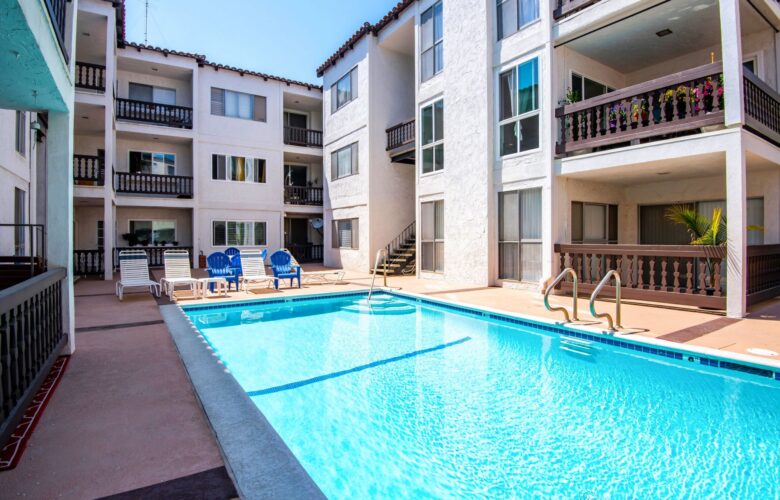 6124 Buckingham Pkwy., #202, Culver City, CA 90230