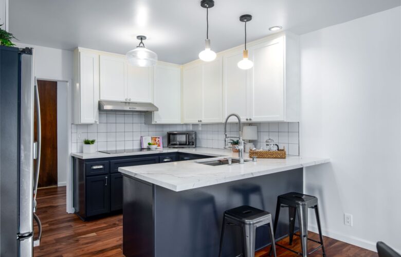 6124 Buckingham Pkwy., #202, Culver City, CA 90230