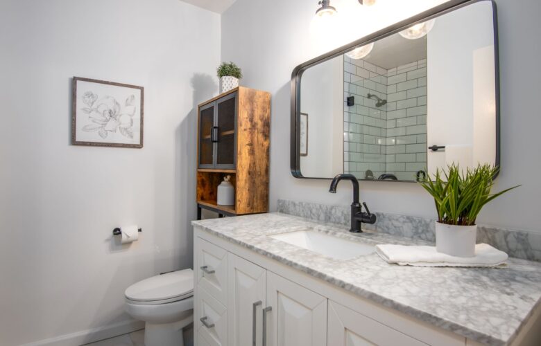 6124 Buckingham Pkwy., #202, Culver City, CA 90230