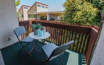 6000 Canterbury Dr., #D301, Culver City, CA 90230